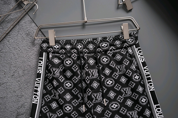 ブランドハーフパンツ背面デザイン